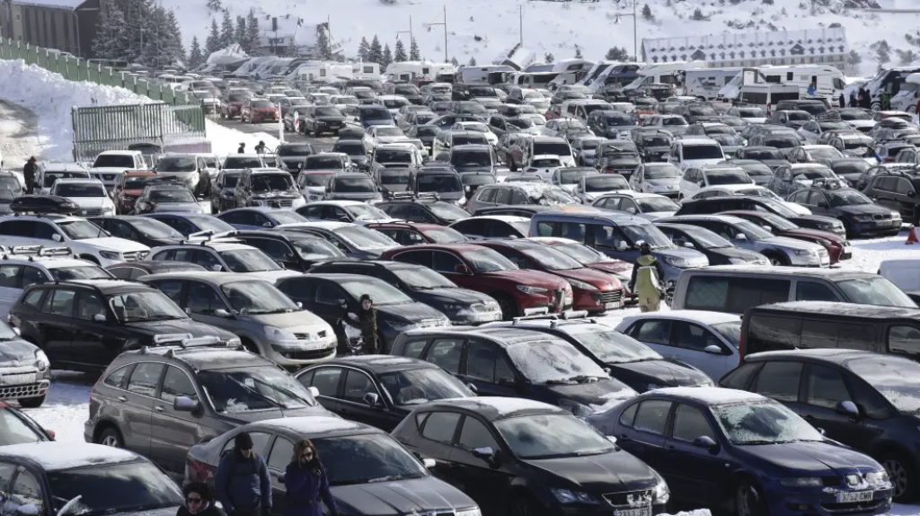 aparcamiento estacion esquí pirineos ecomplices