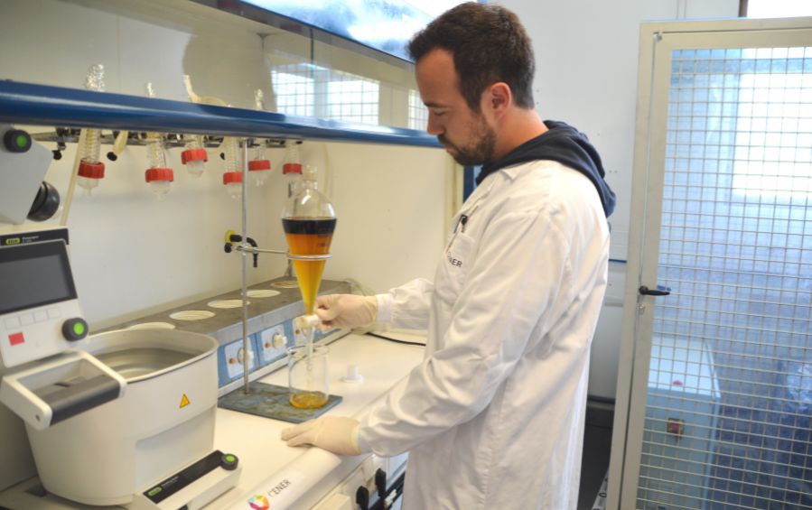 Investigadores en cener